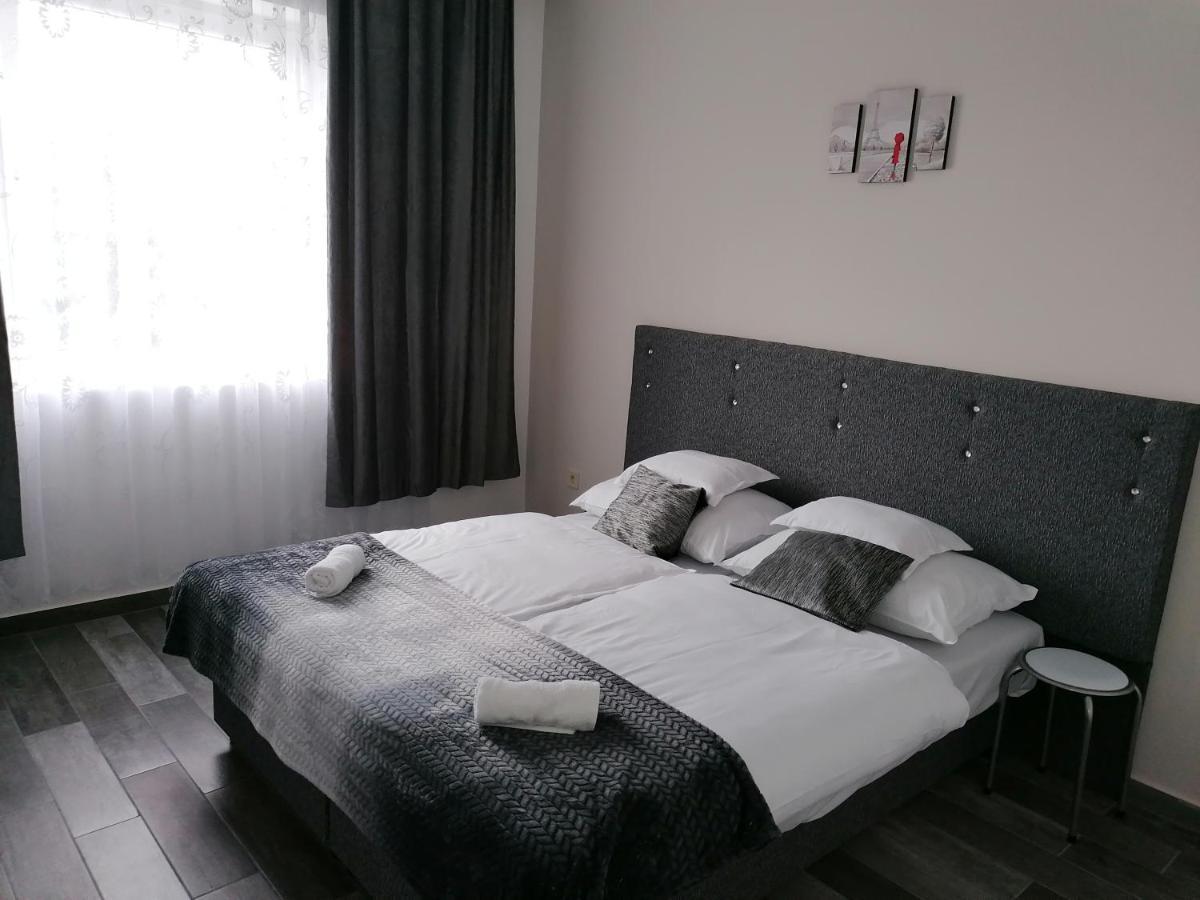 Napfeny Szallas Szeged Ngoại thất bức ảnh