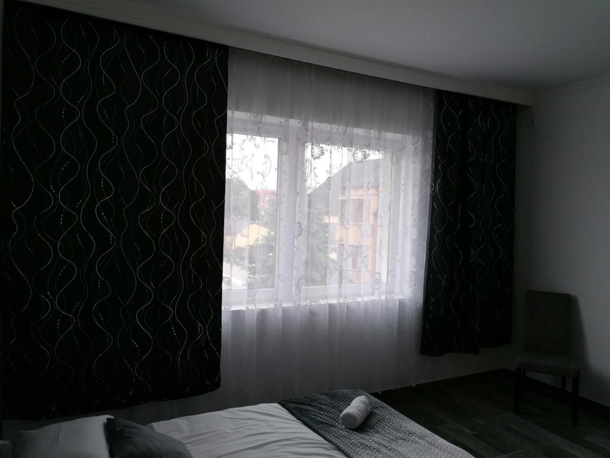 Napfeny Szallas Szeged Ngoại thất bức ảnh
