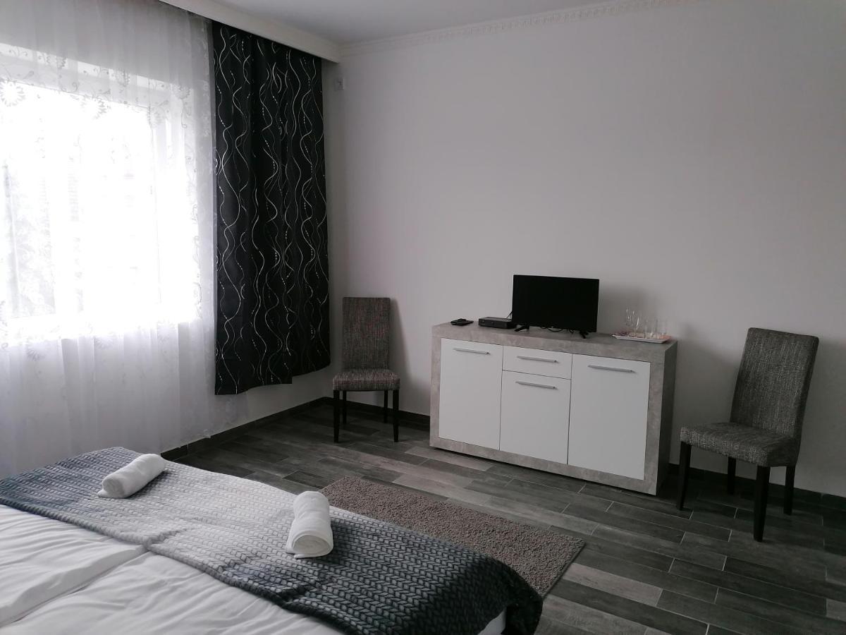 Napfeny Szallas Szeged Ngoại thất bức ảnh