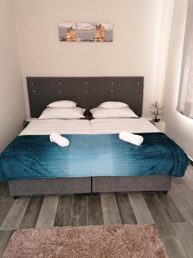 Napfeny Szallas Szeged Ngoại thất bức ảnh